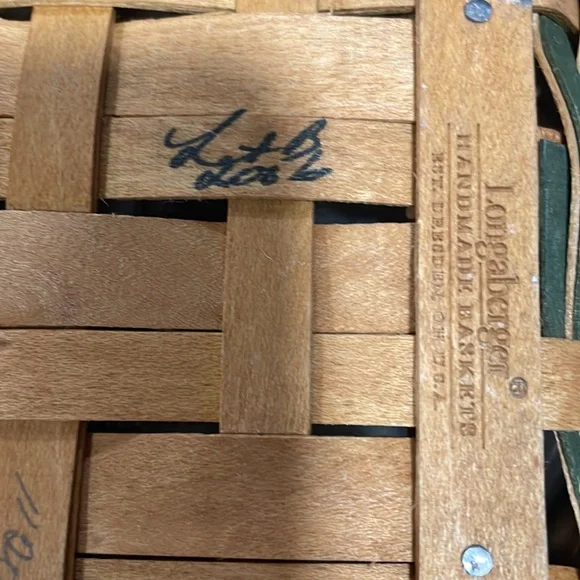 2006 Longaberger Shamrock Basket & protector - Picture 4 of 5